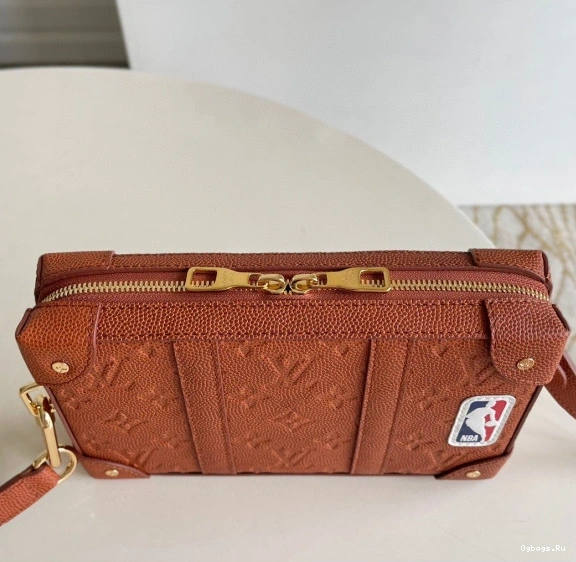 VUITTON TRUNK SOFT LOUIS LVXNBA WEARABLE WALLET 0312